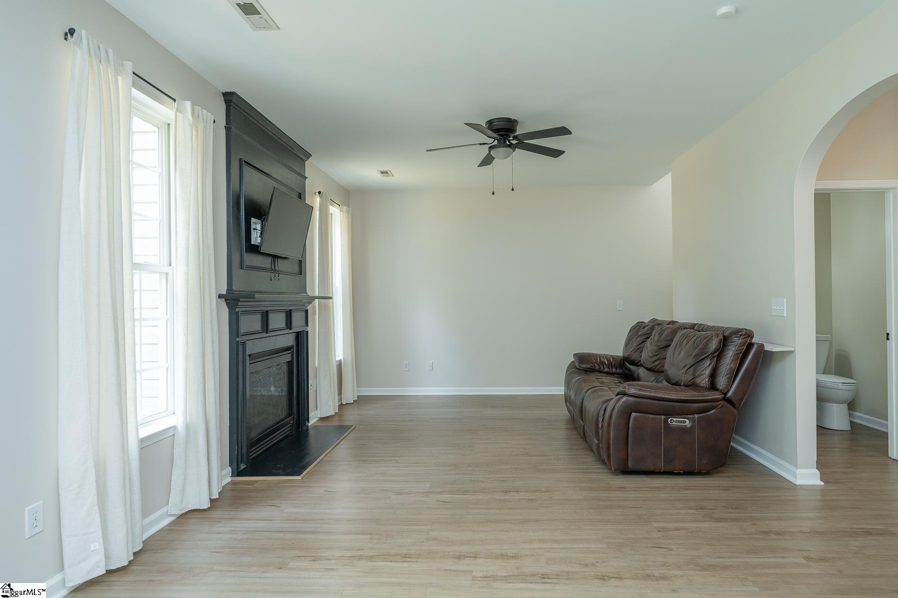 Simpsonville, South Carolina 29681, United States, 4 Bedrooms Bedrooms, ,3 BathroomsBathrooms,Residential,Active,217411