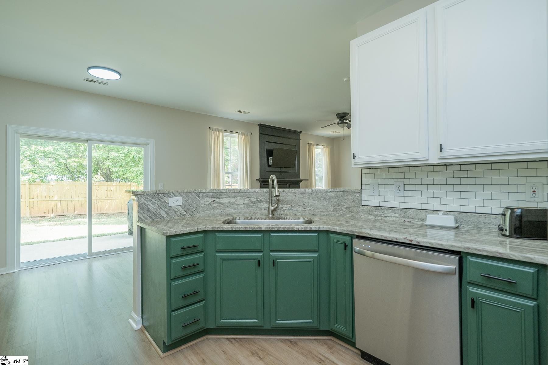 Simpsonville, South Carolina 29681, United States, 4 Bedrooms Bedrooms, ,3 BathroomsBathrooms,Residential,Active,217411