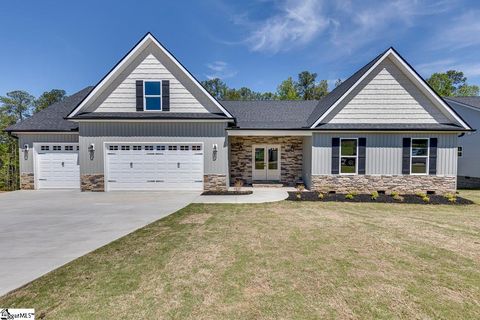 Photo of 121 Hideaway Lane, Easley, SC 29640 (MLS # 1591343)