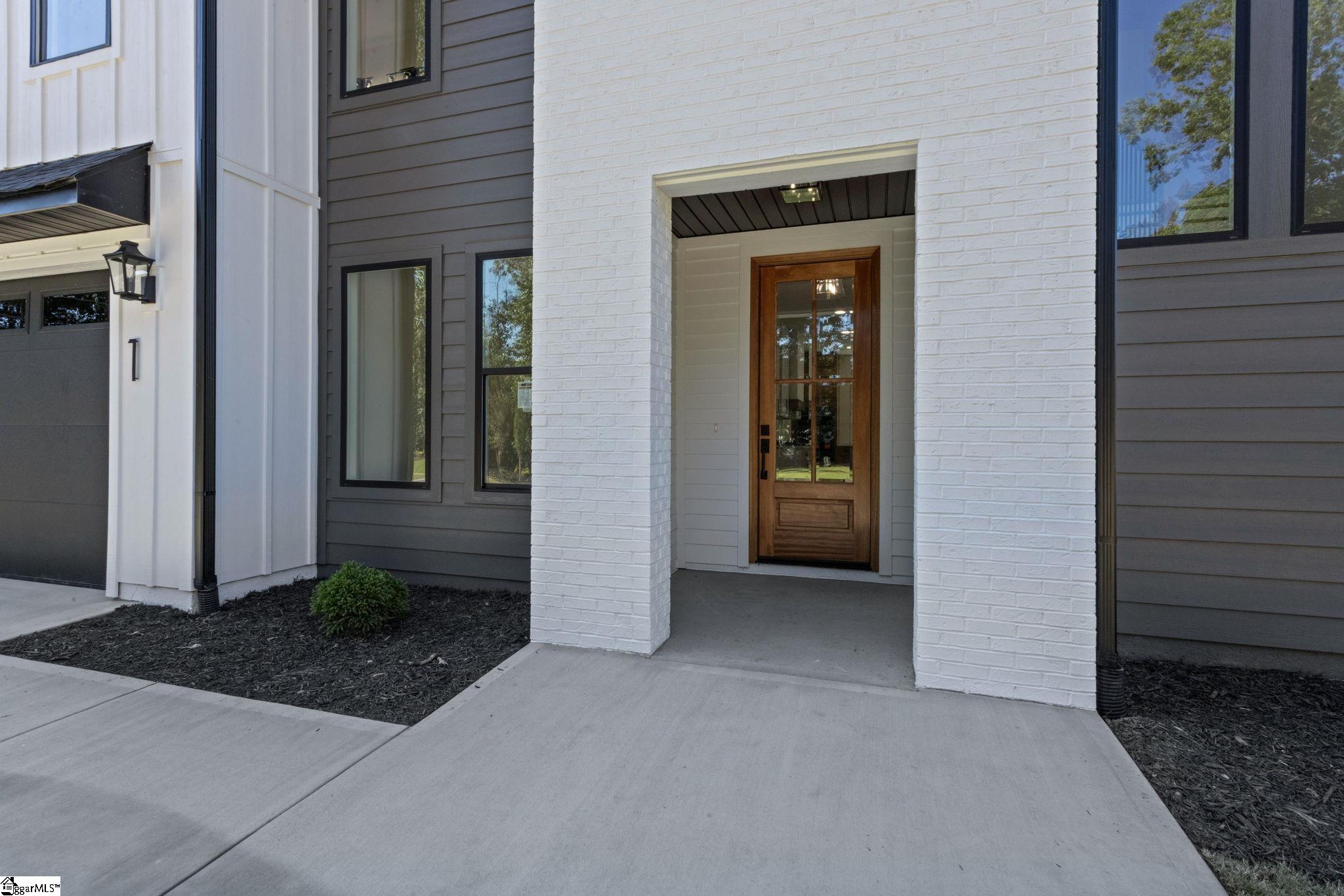 1 Inverrary Drive