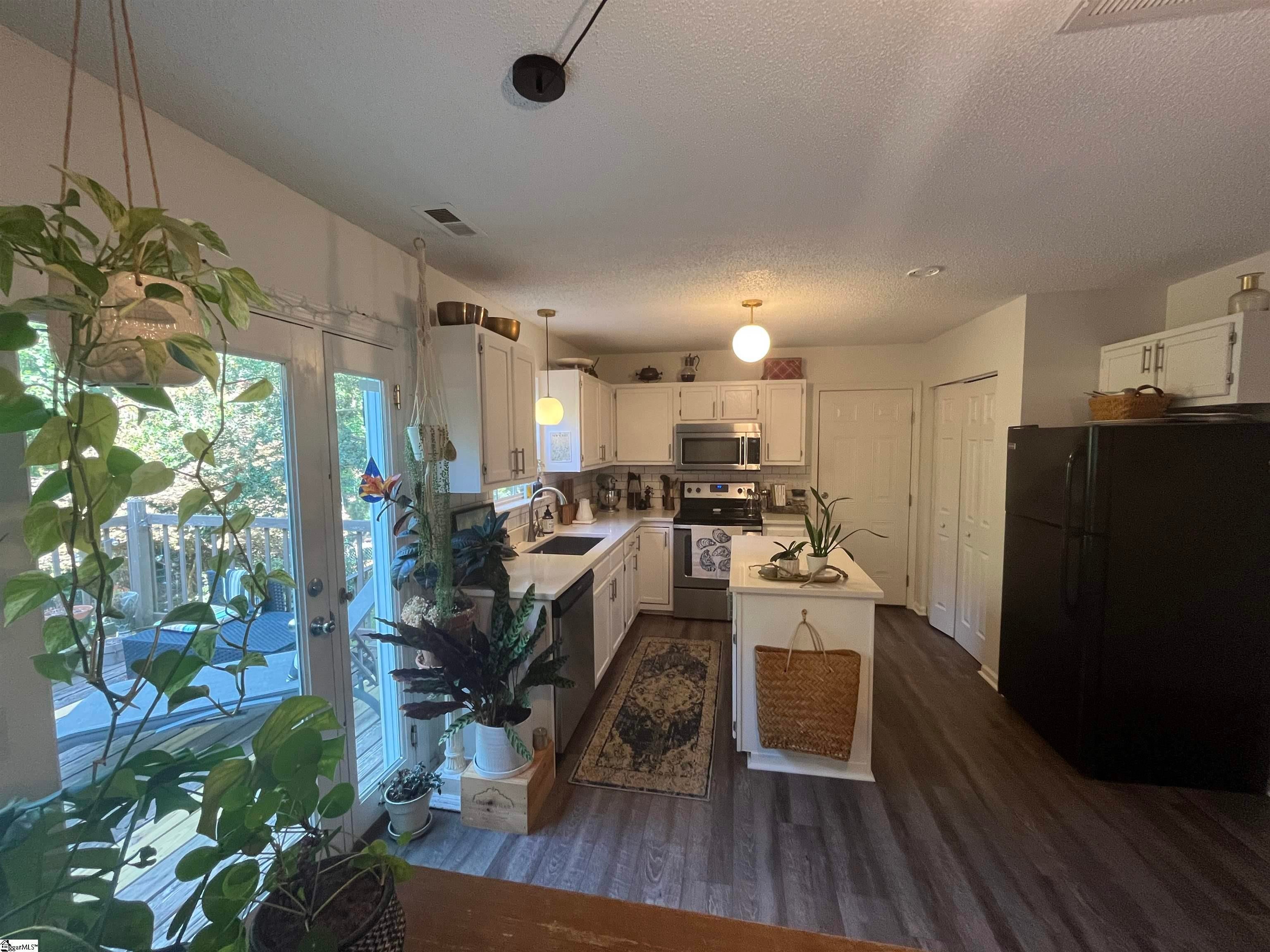 107 Riverside Chase Circle