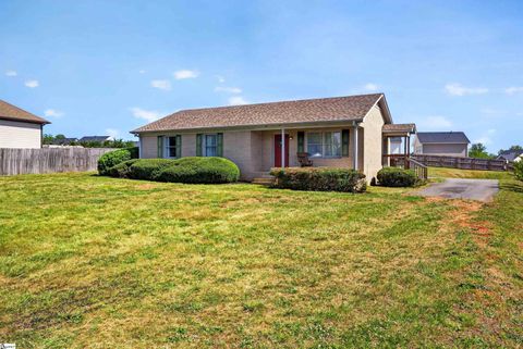 Photo of 164 Old Furnace Road, Boiling Springs, SC 29316 (MLS # 1589284)