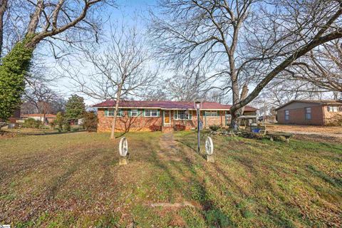 Photo of 3 Durham Drive, Williamston, SC 29697 (MLS # 1578554)