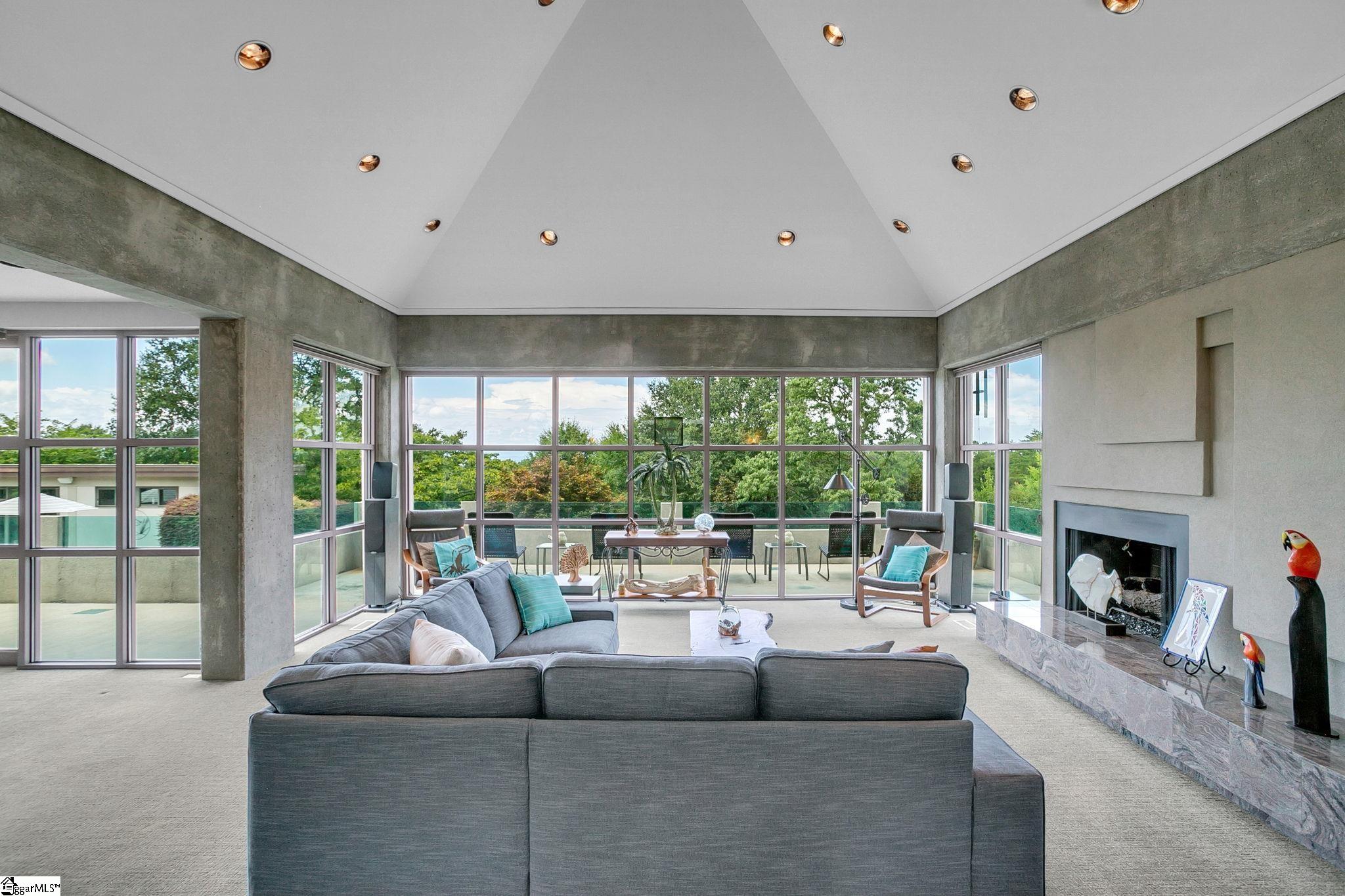1286 N Highway 101