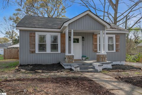 Photo of 15 Piedmont Avenue, Greenville, SC 29611 (MLS # 1592122)