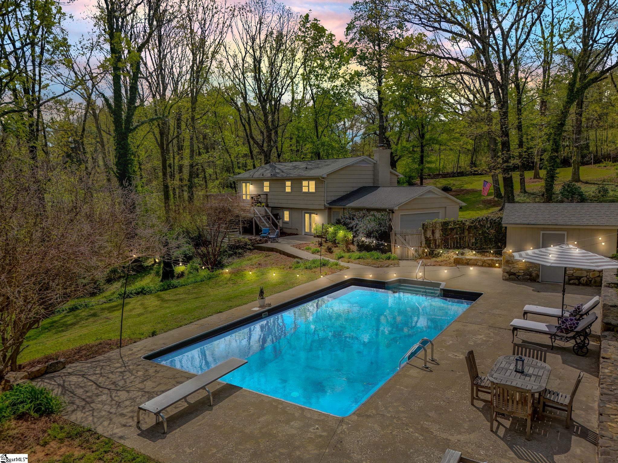 320 Altamont Road