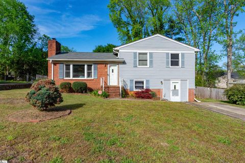 Photo of 5 Pinefield Drive, Greenville, SC 29605 (MLS # 1587670)