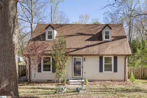 Photo of 107 Corkwood Drive, Simpsonville, SC 29680 (MLS # 1585306)