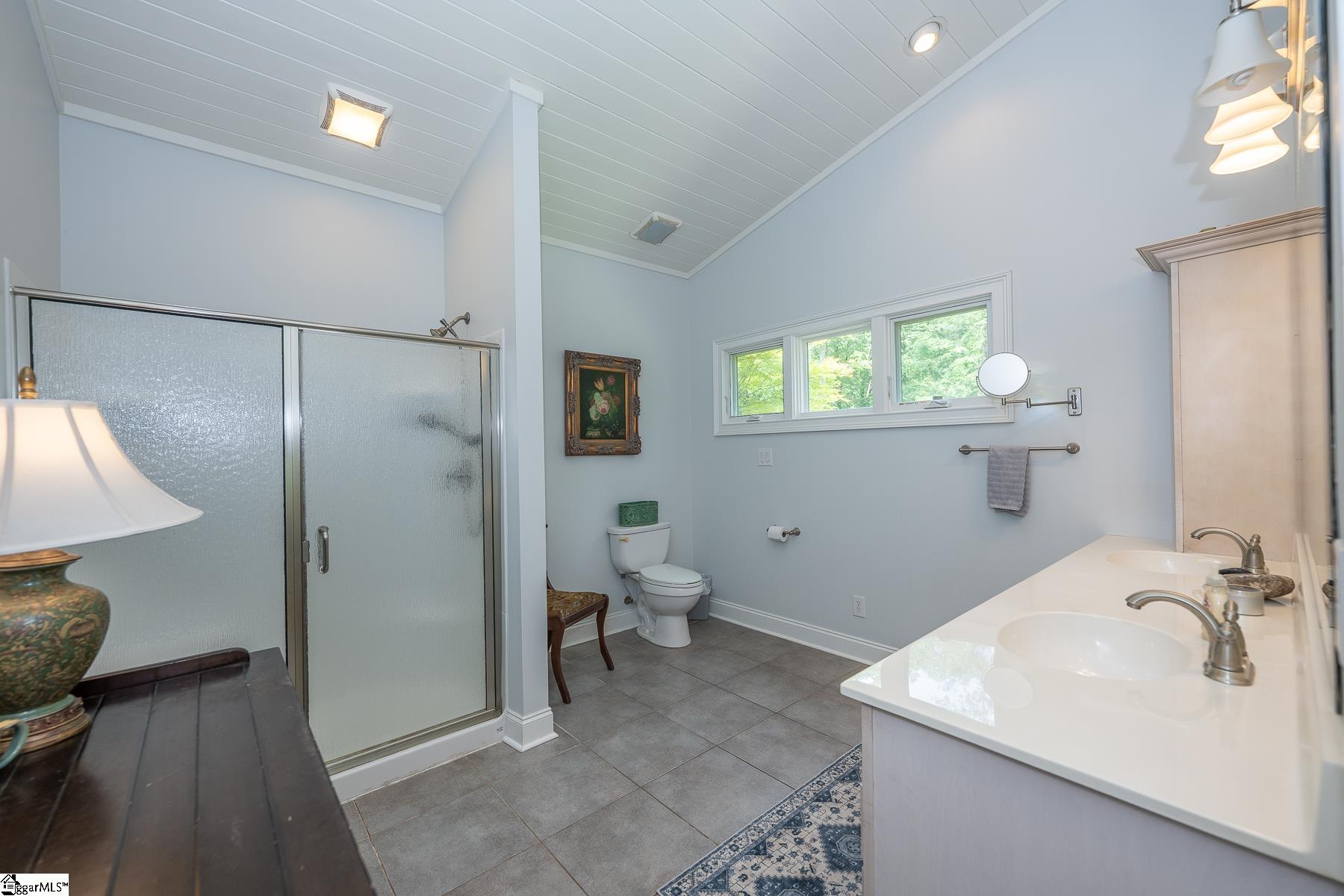 Laurens, South Carolina, 29360, United States, 5 Bedrooms Bedrooms, ,5 BathroomsBathrooms,Residential,Active,1996301