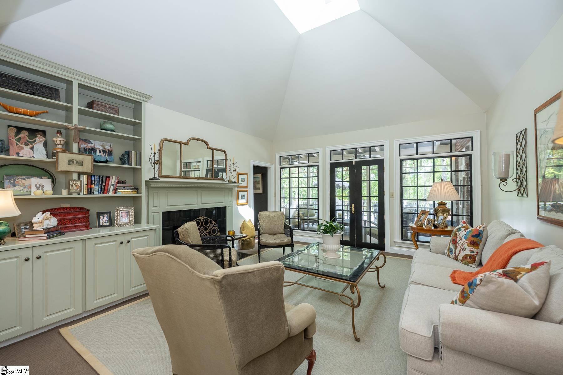 Laurens, South Carolina, 29360, United States, 5 Bedrooms Bedrooms, ,5 BathroomsBathrooms,Residential,Active,1996301