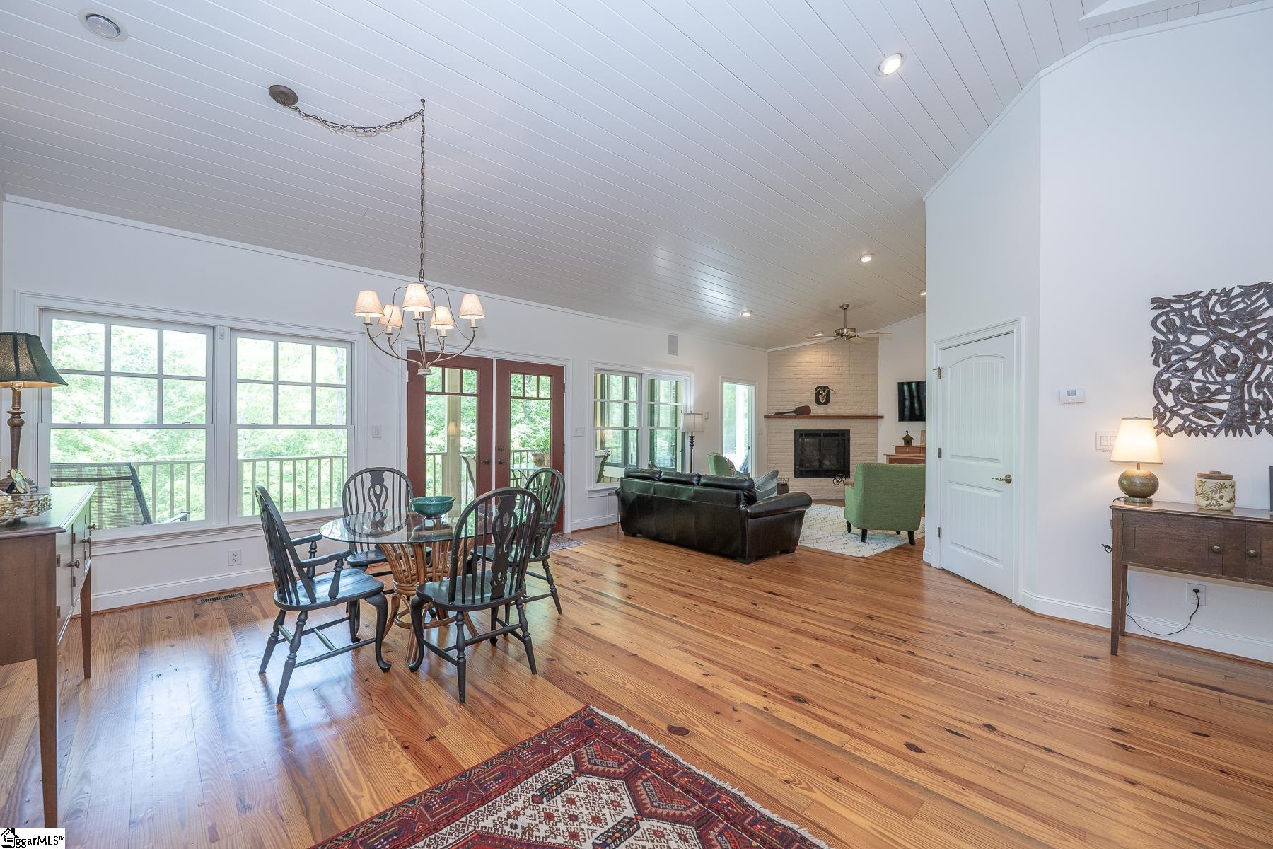 Laurens, South Carolina, 29360, United States, 5 Bedrooms Bedrooms, ,5 BathroomsBathrooms,Residential,Active,1996301