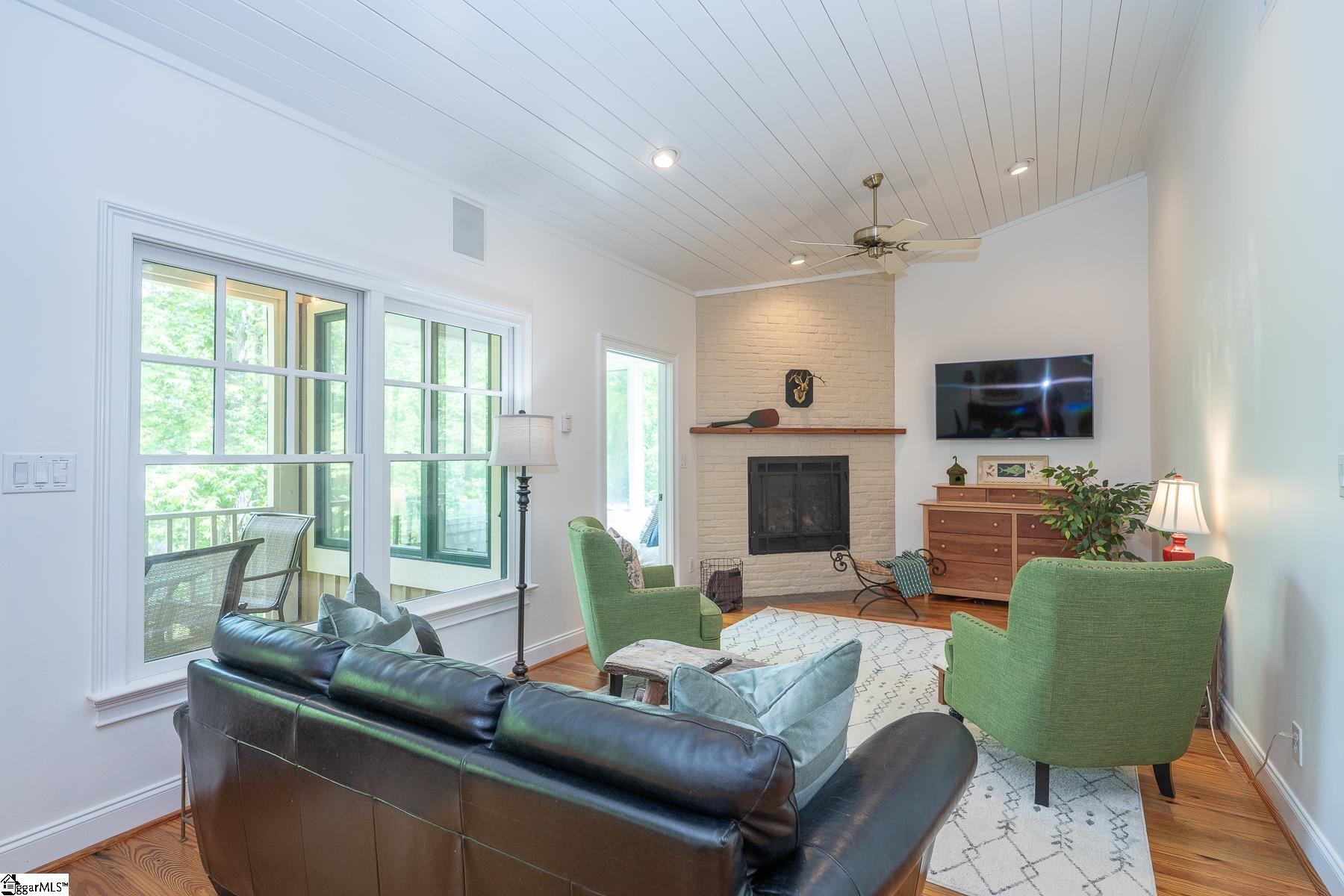 Laurens, South Carolina, 29360, United States, 5 Bedrooms Bedrooms, ,5 BathroomsBathrooms,Residential,Active,1996301