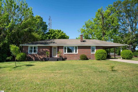 Photo of 220 N Landford Street, Spartanburg, SC 29301 (MLS # 1589206)