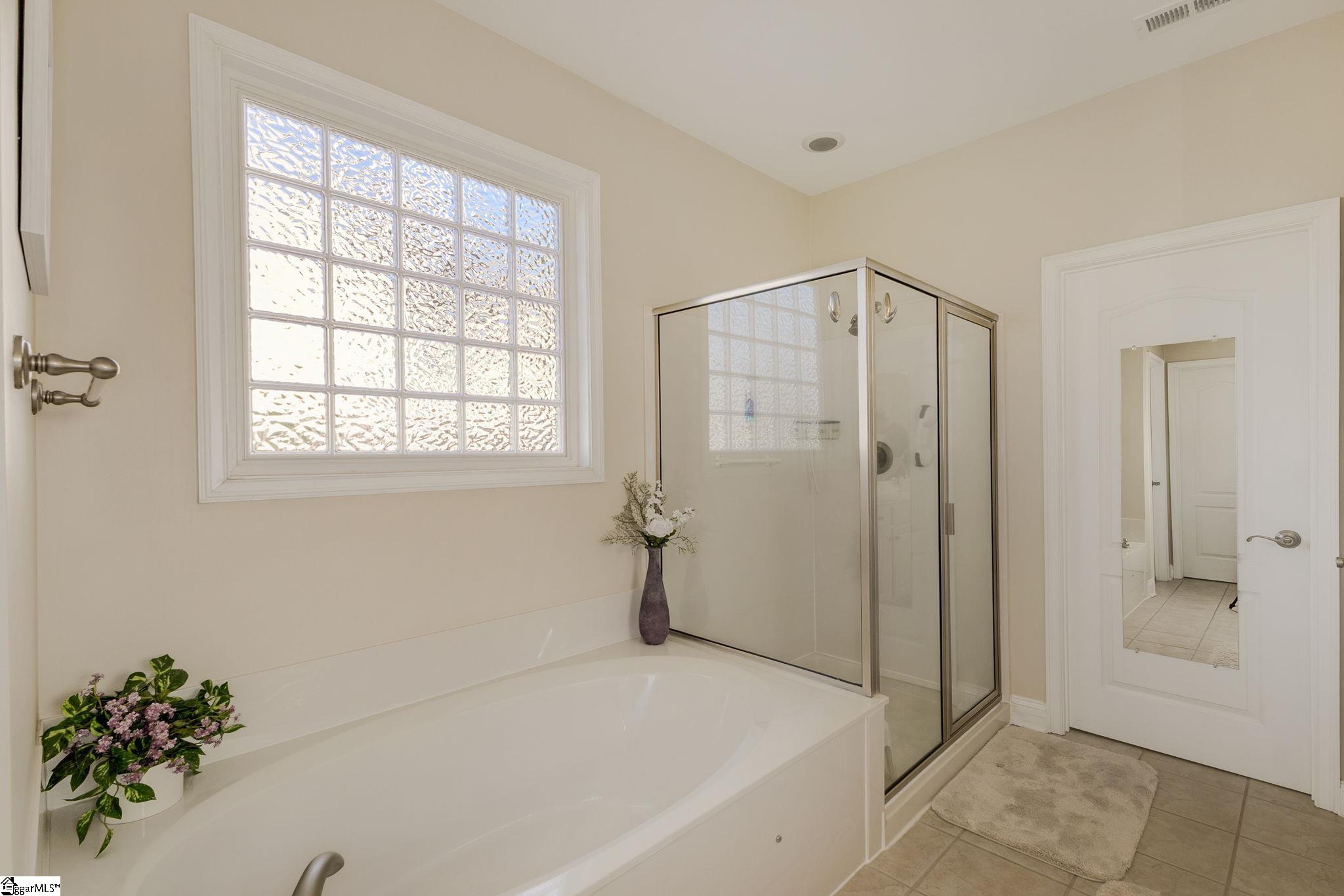 Greer, South Carolina 29650, United States, 3 Bedrooms Bedrooms, ,3 BathroomsBathrooms,Residential,Contingent,78970