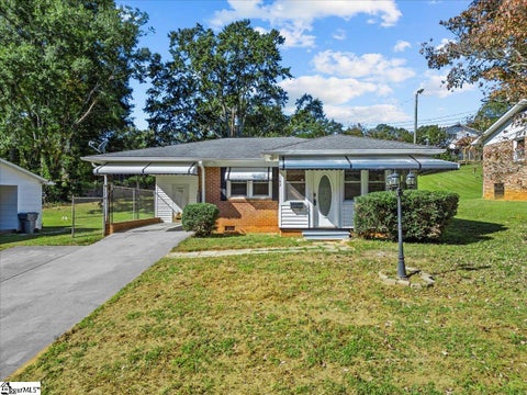 Photo of 162 Lincoln Drive, Spartanburg, SC 29306 (MLS # 1605066)