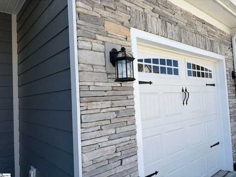 Tiny photo for 613 Autumn Lake Road, Simpsonville, SC 29681 (MLS # 1584773)