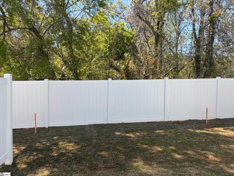 Tiny photo for 613 Autumn Lake Road, Simpsonville, SC 29681 (MLS # 1584773)