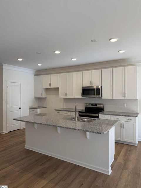 Tiny photo for 613 Autumn Lake Road, Simpsonville, SC 29681 (MLS # 1584773)