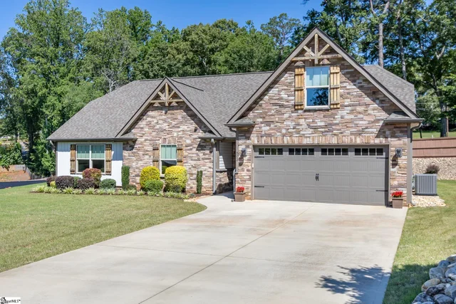 503 Little John Trail, photo 3 of 43