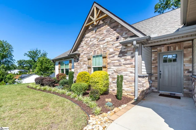 503 Little John Trail, photo 5 of 43