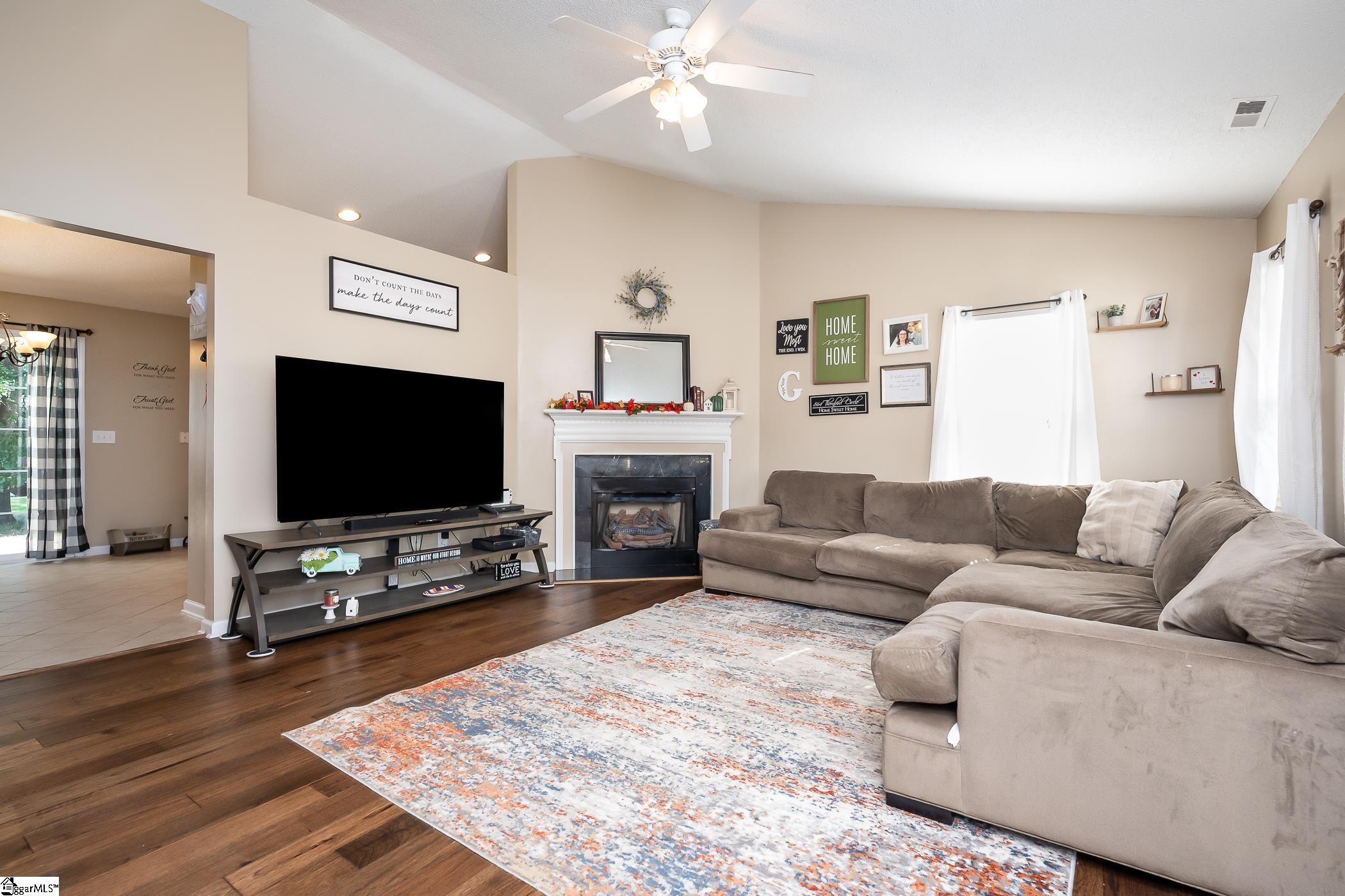 864 Thornbird Circle