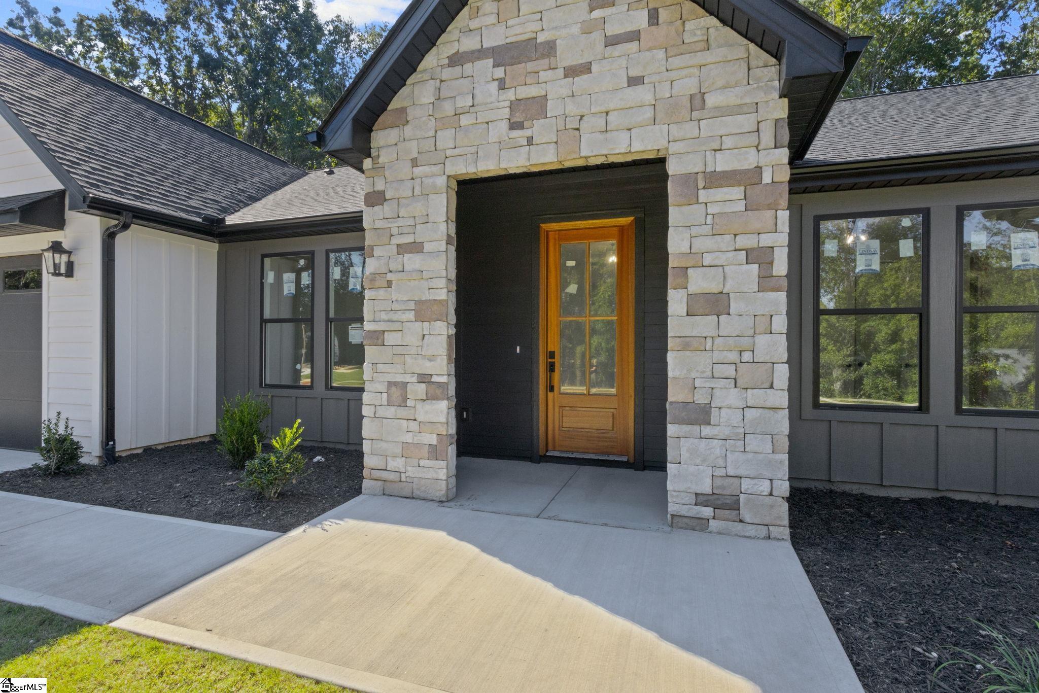3 Inverrary Drive