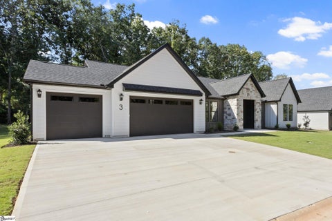 Photo of 3 Inverrary Drive, Taylors, SC 29687 (MLS # 1606035)