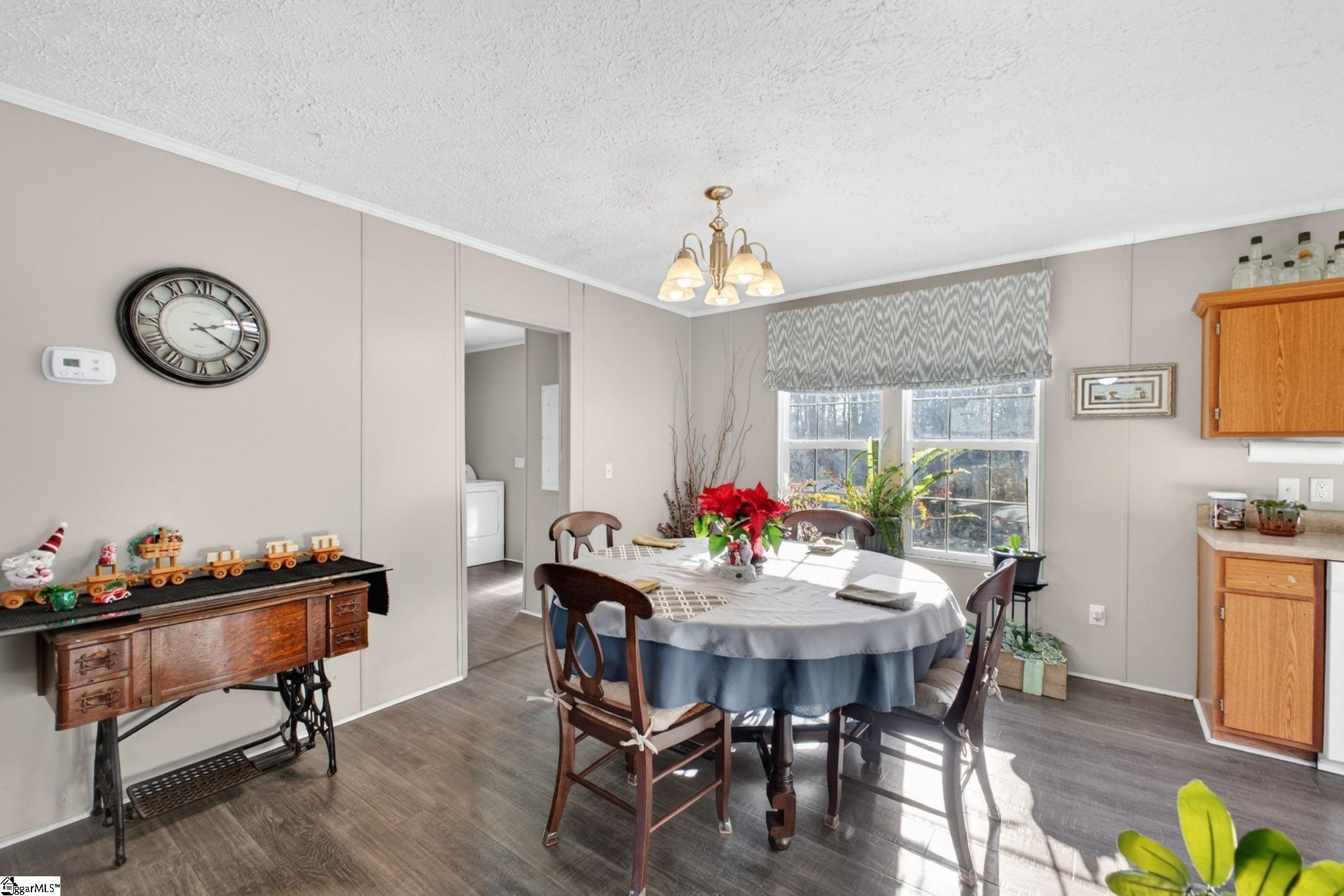 Taylors, South Carolina 29687, United States, 4 Bedrooms Bedrooms, ,2 BathroomsBathrooms,Residential,Active,256516