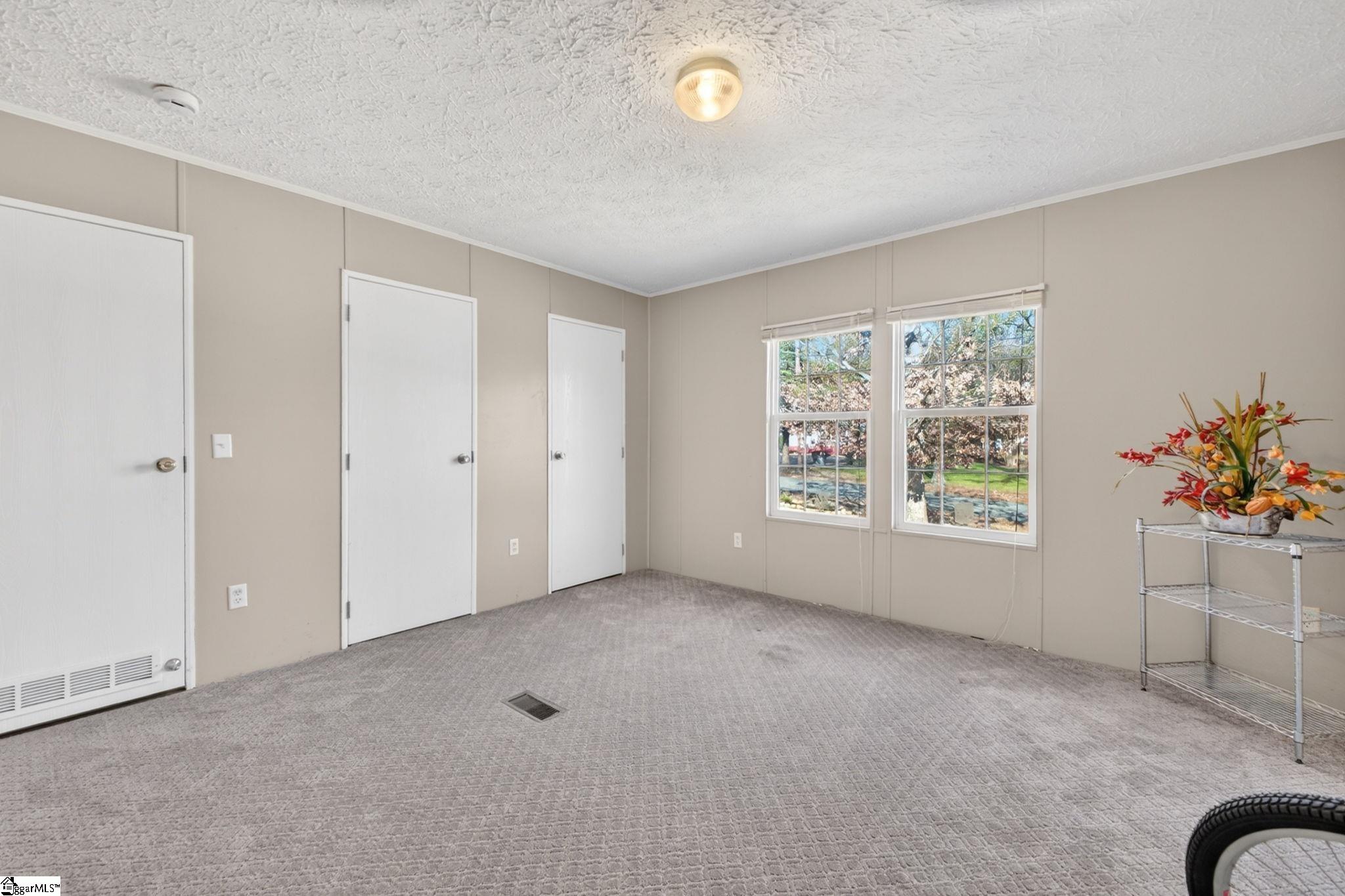 Taylors, South Carolina 29687, United States, 4 Bedrooms Bedrooms, ,2 BathroomsBathrooms,Residential,Active,256516