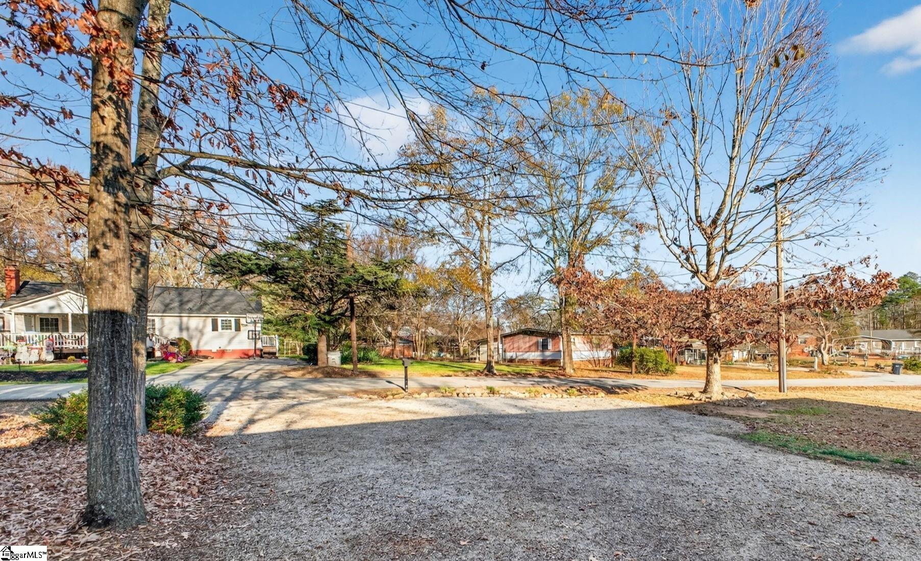 Taylors, South Carolina 29687, United States, 4 Bedrooms Bedrooms, ,2 BathroomsBathrooms,Residential,Active,256516