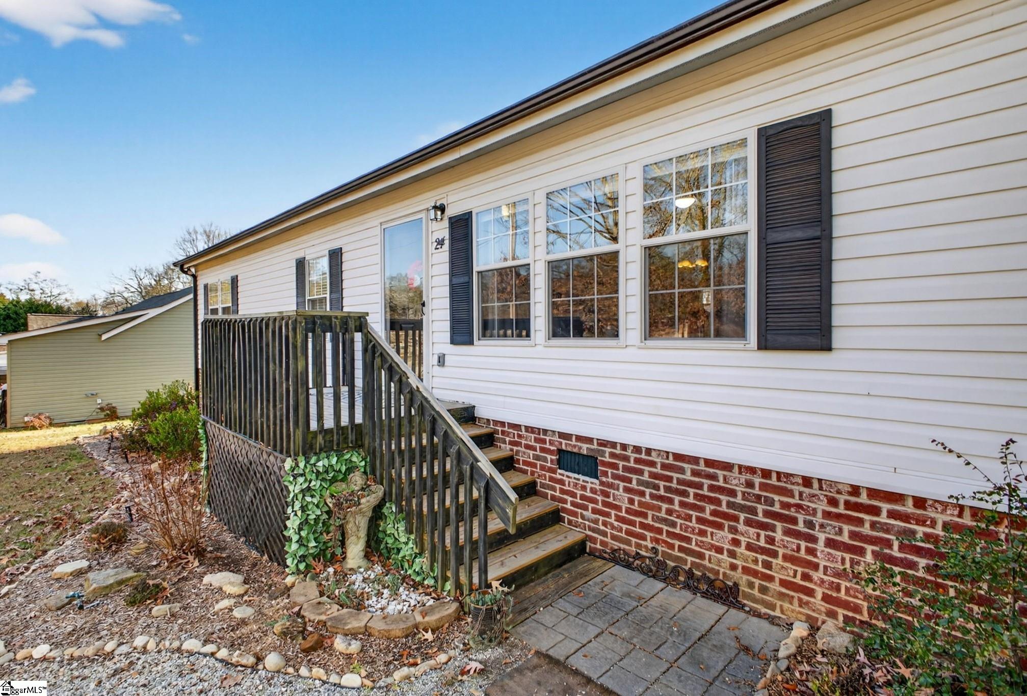 Taylors, South Carolina 29687, United States, 4 Bedrooms Bedrooms, ,2 BathroomsBathrooms,Residential,Active,256516