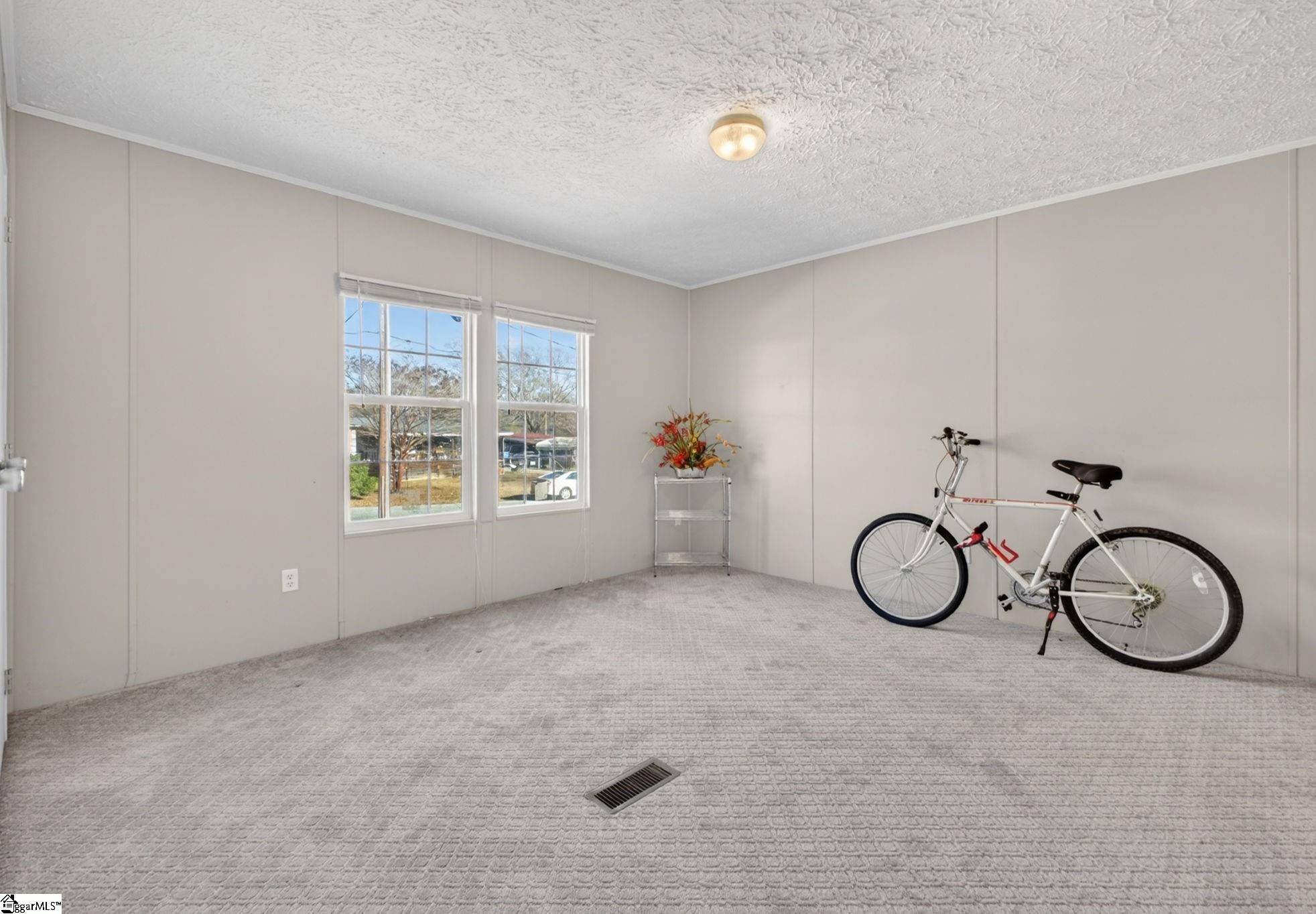 Taylors, South Carolina 29687, United States, 4 Bedrooms Bedrooms, ,2 BathroomsBathrooms,Residential,Active,256516