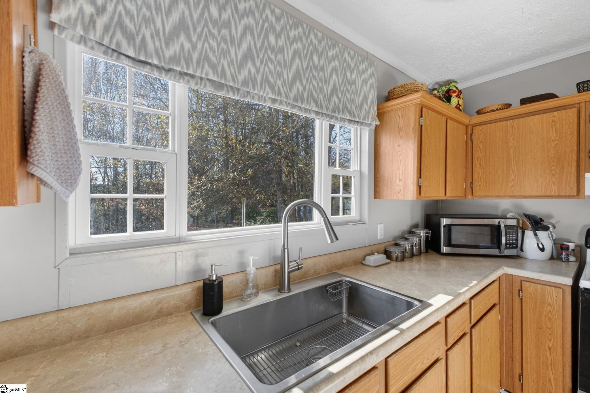 Taylors, South Carolina 29687, United States, 4 Bedrooms Bedrooms, ,2 BathroomsBathrooms,Residential,Active,256516