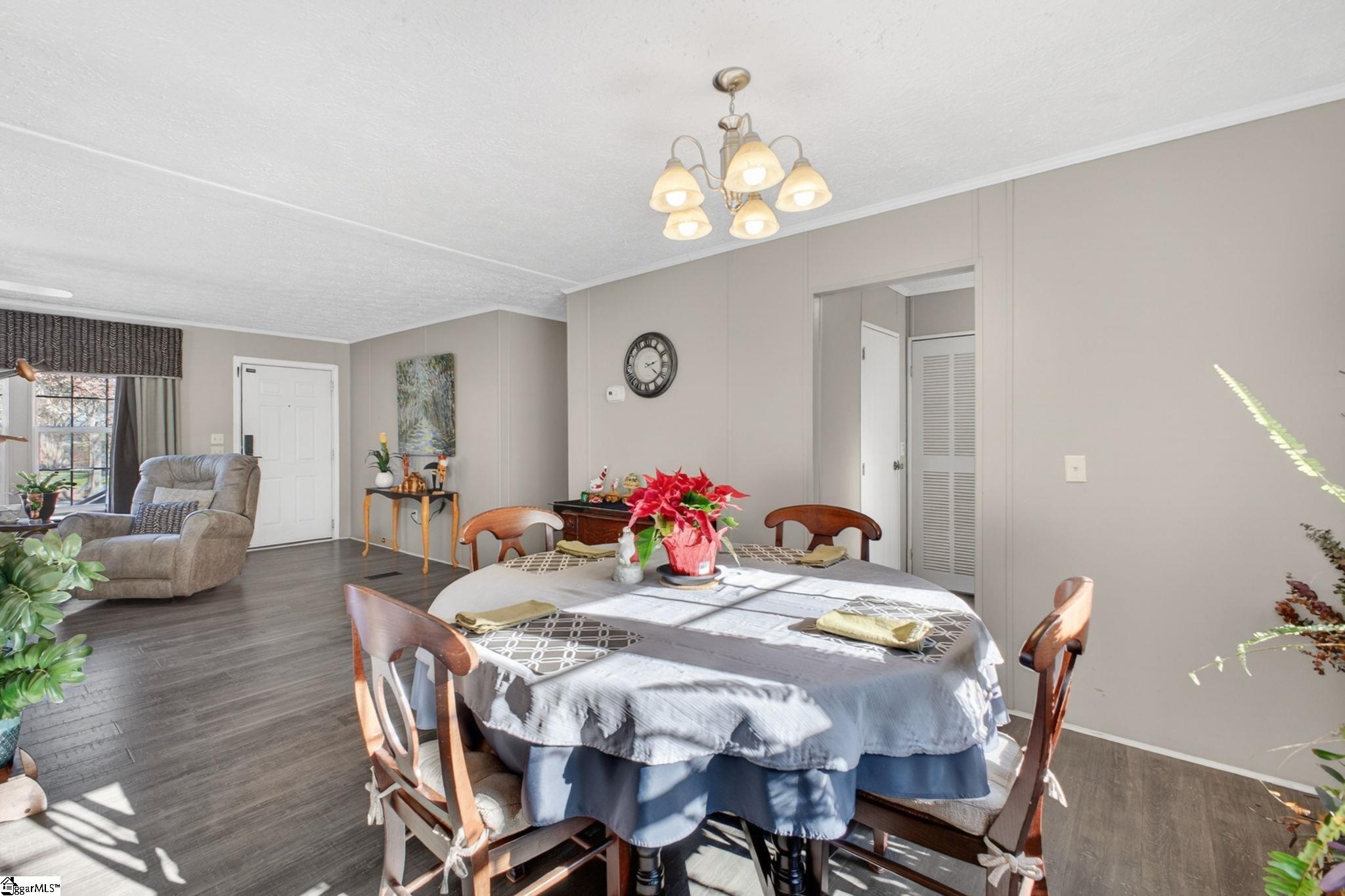 Taylors, South Carolina 29687, United States, 4 Bedrooms Bedrooms, ,2 BathroomsBathrooms,Residential,Active,256516