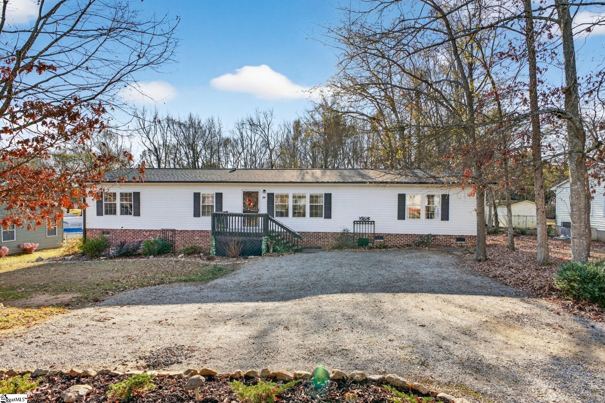 Taylors, South Carolina 29687, United States, 4 Bedrooms Bedrooms, ,2 BathroomsBathrooms,Residential,Active,256516