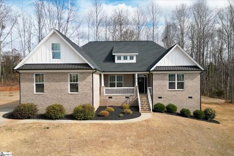 Photo of 1018 Winmar Drive, Anderson, SC 29621 (MLS # 1582237)