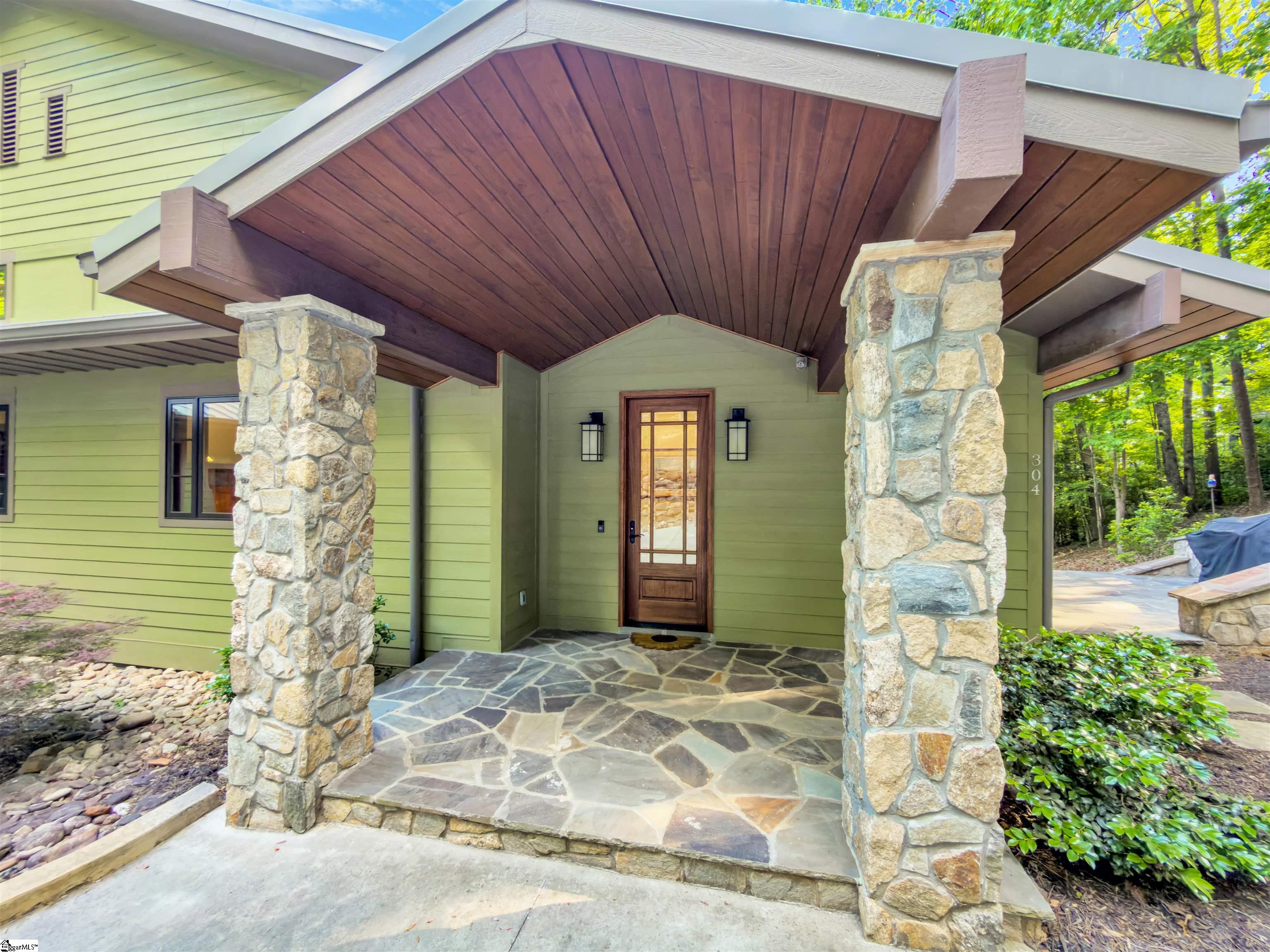 304 Trottingwolf Trail