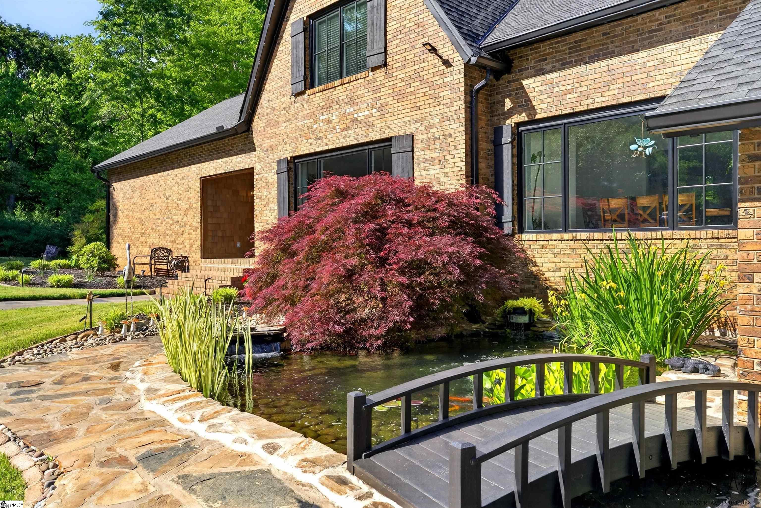 106 Riverbank Court