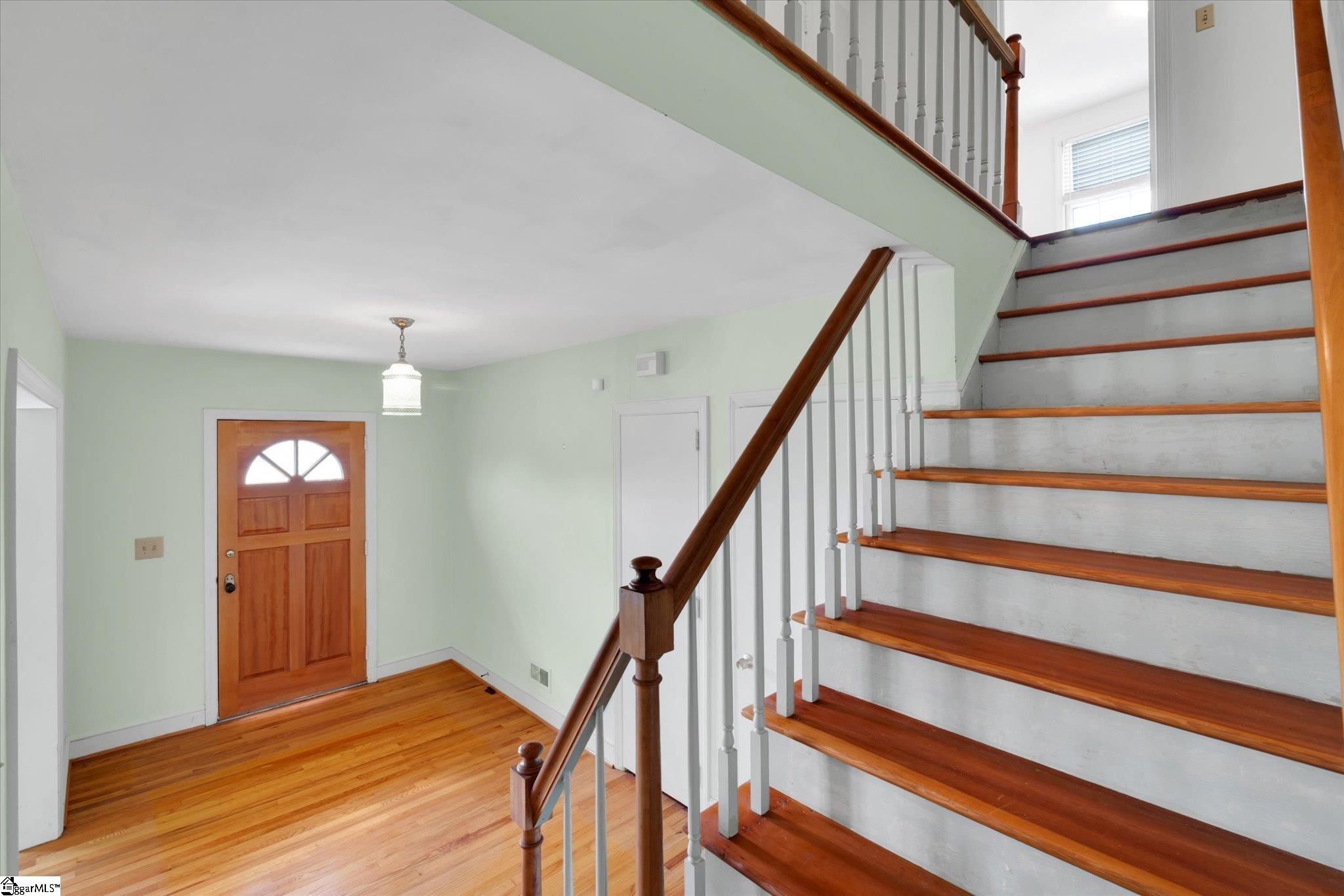 Clinton, South Carolina 29325, United States, 3 Bedrooms Bedrooms, ,2 BathroomsBathrooms,Residential,Pending,127902