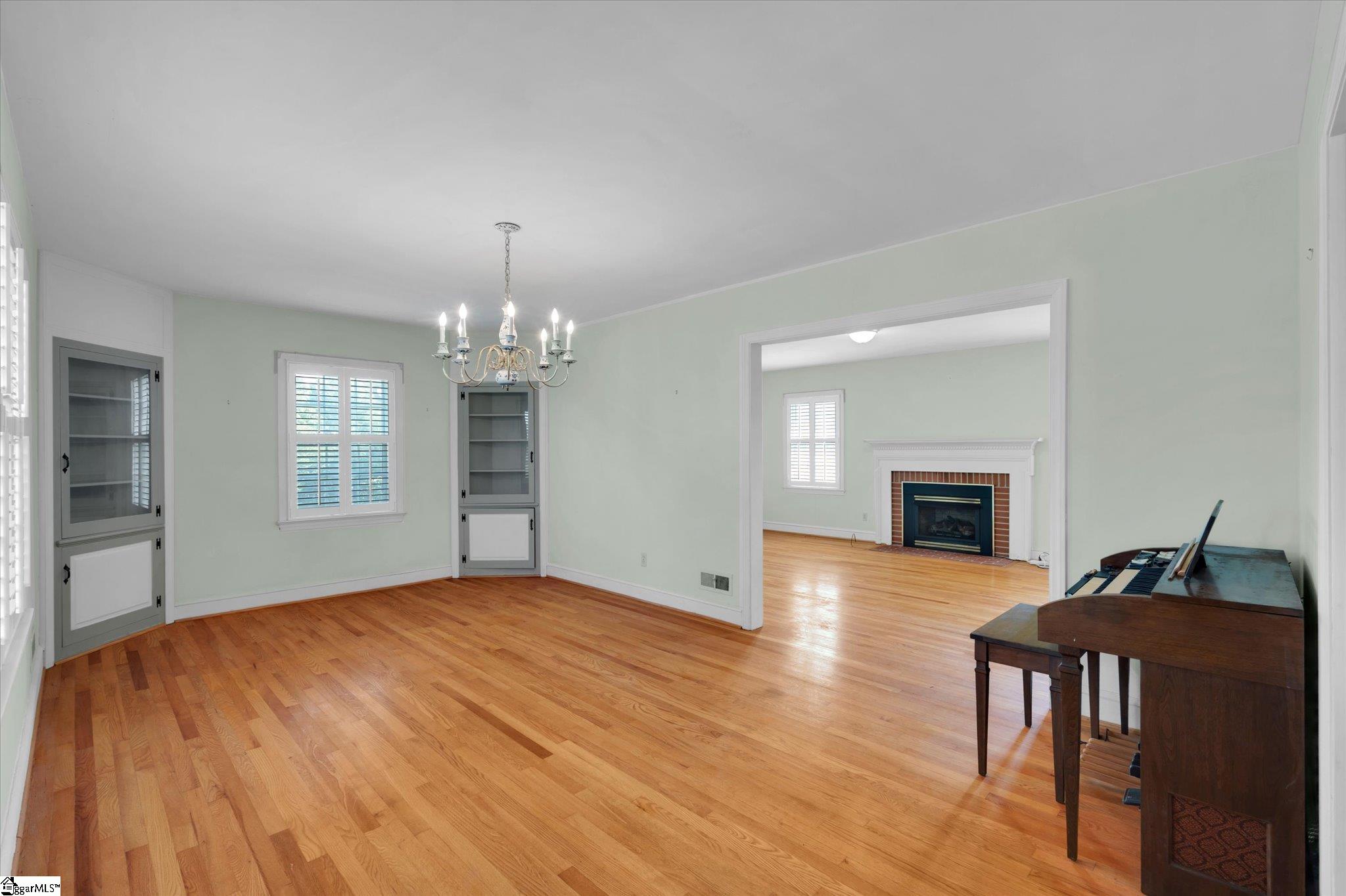 Clinton, South Carolina 29325, United States, 3 Bedrooms Bedrooms, ,2 BathroomsBathrooms,Residential,Pending,127902