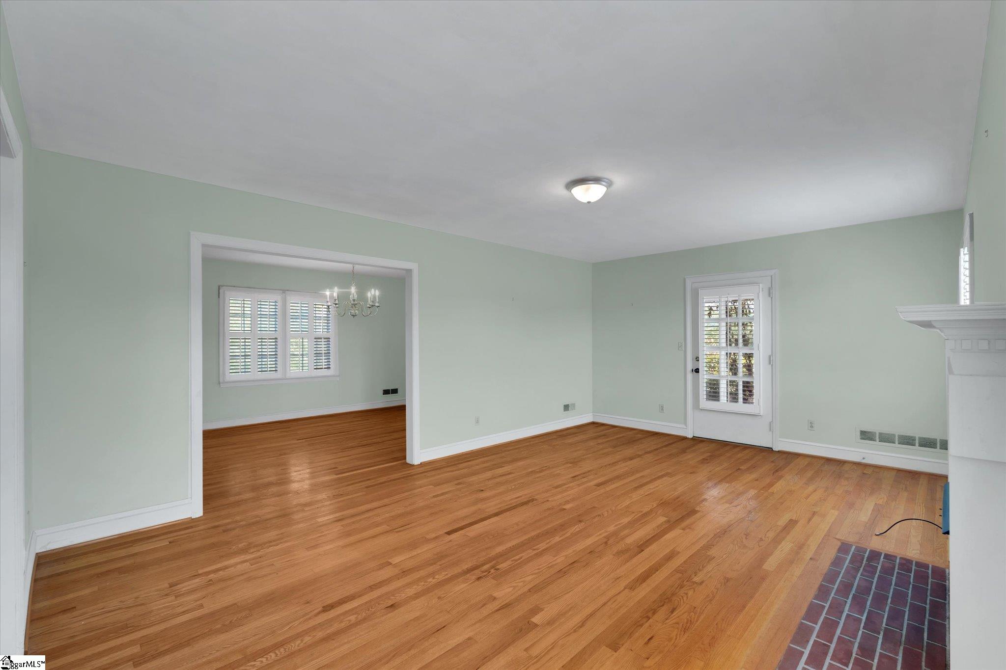 Clinton, South Carolina 29325, United States, 3 Bedrooms Bedrooms, ,2 BathroomsBathrooms,Residential,Pending,127902