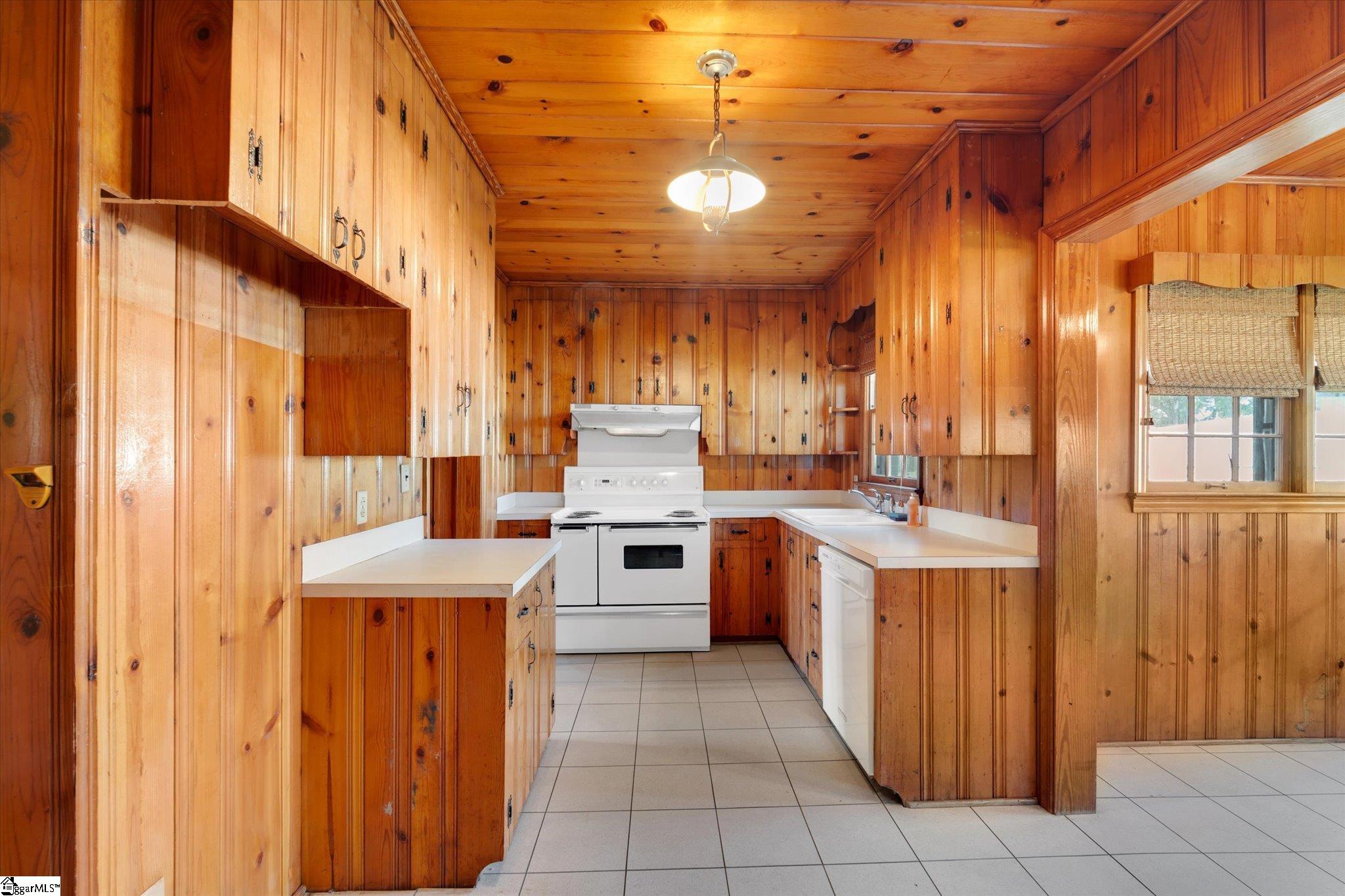 Clinton, South Carolina 29325, United States, 3 Bedrooms Bedrooms, ,2 BathroomsBathrooms,Residential,Pending,127902