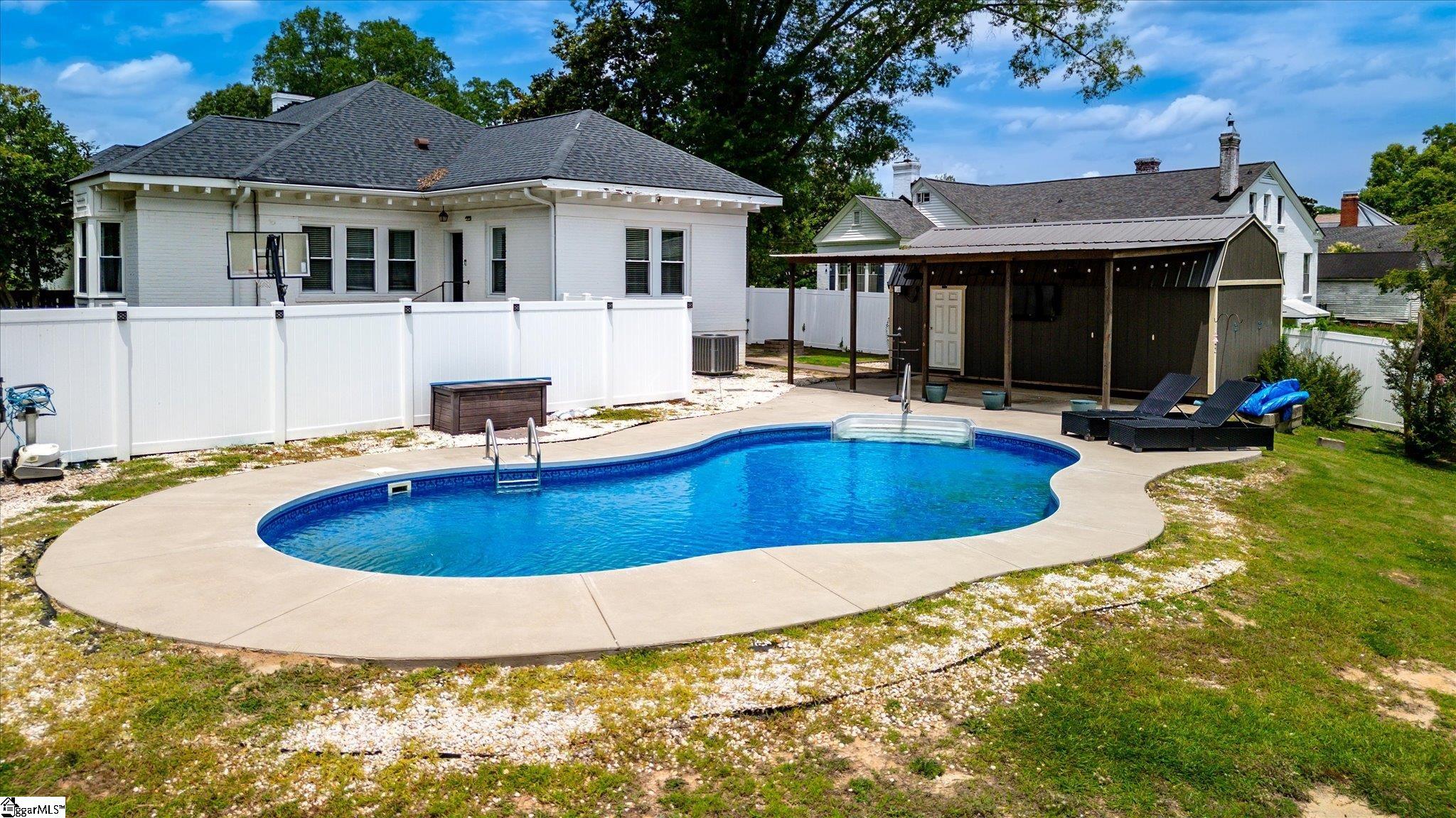 Clinton, South Carolina 29325, United States, 3 Bedrooms Bedrooms, ,3 BathroomsBathrooms,Residential,Active,148294