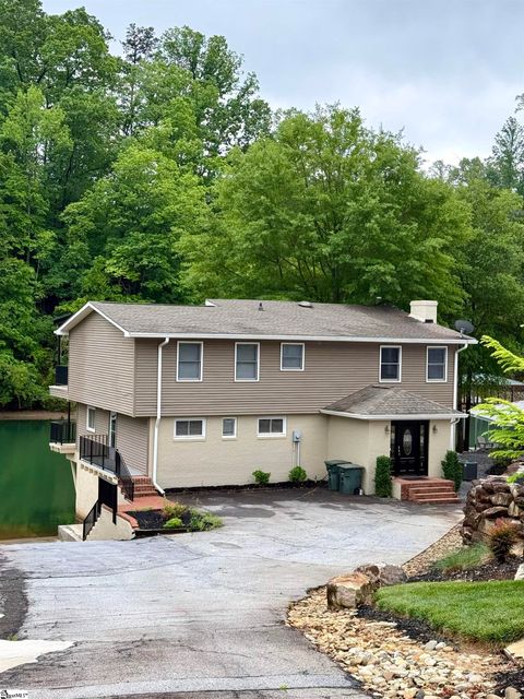 Photo of 1200 Loran Pointe Circle, Seneca, SC 29672 (MLS # 1590331)