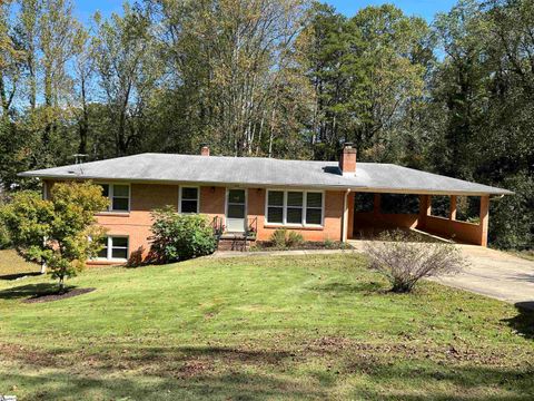 Photo of 606 N Poplar Street, Walhalla, SC 29691 (MLS # 1572150)