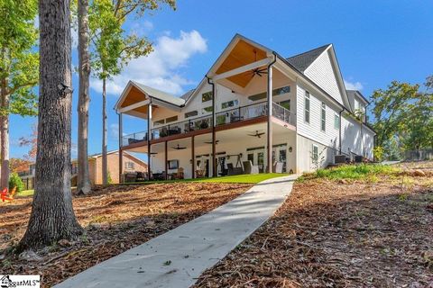 Photo of 401 Broadwater Circle, Anderson, SC 29626 (MLS # 1589045)