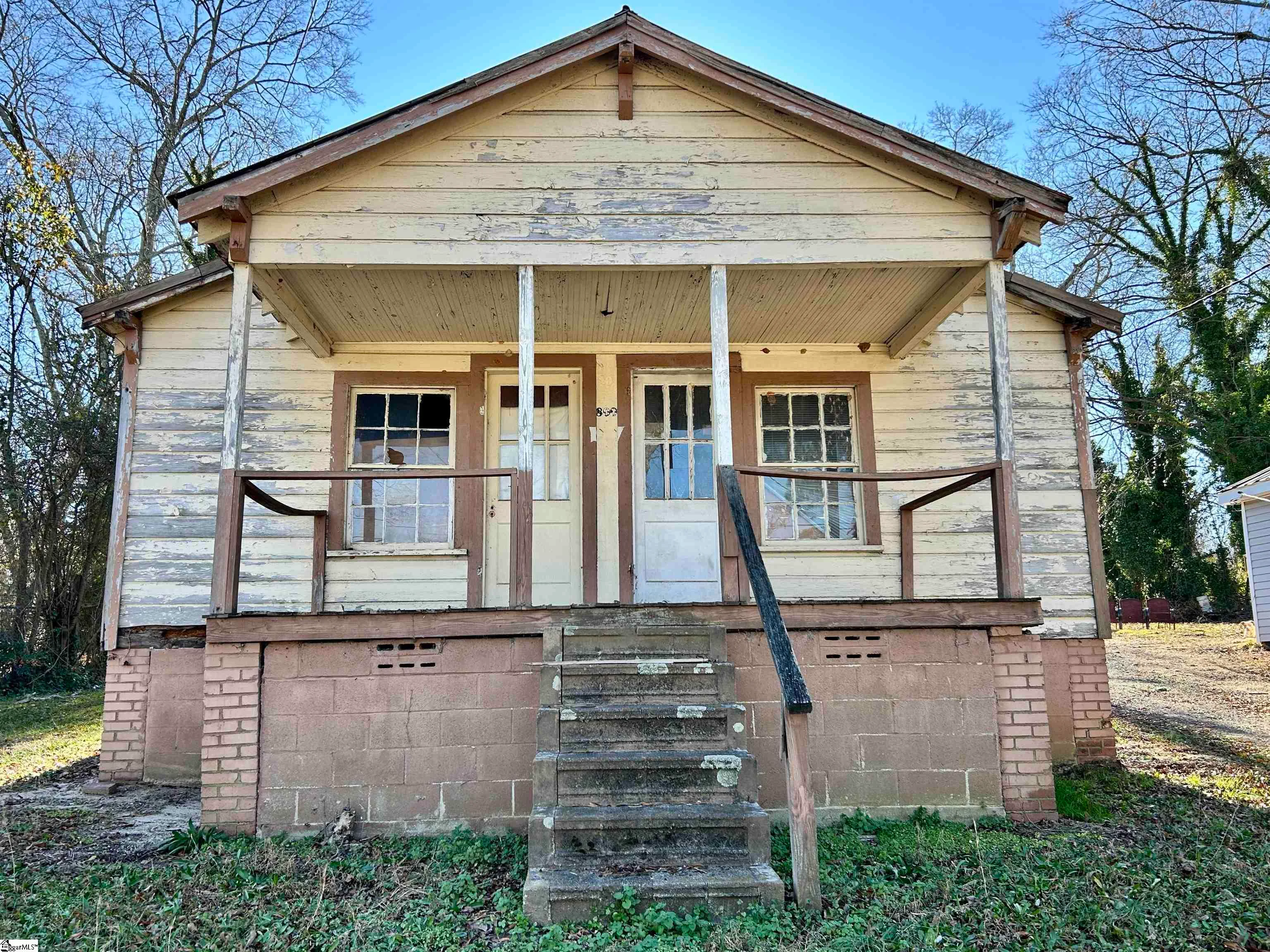 800 Beachwood Avenue