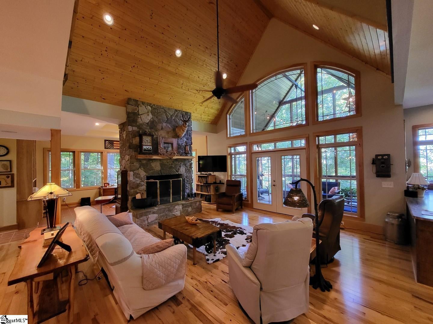 123 Summit Pine