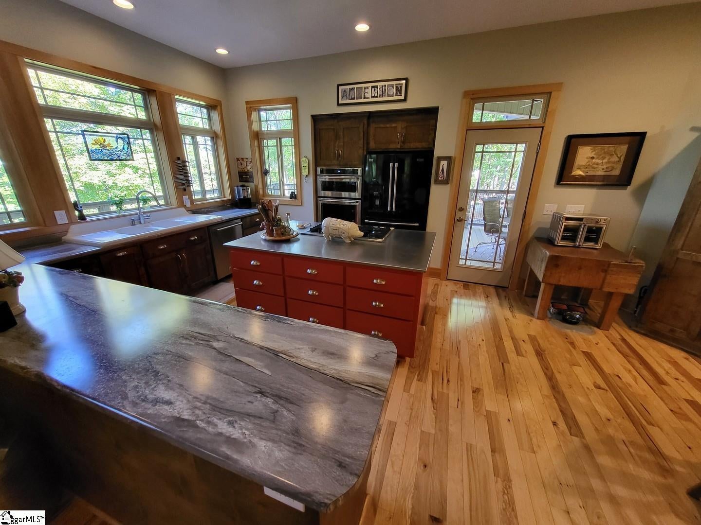 123 Summit Pine