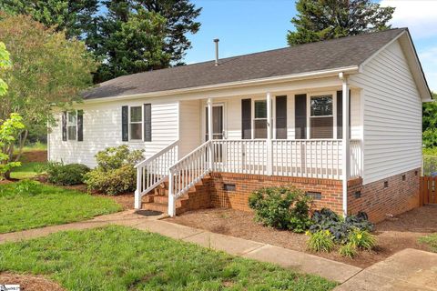 Photo of 18 Genesis Court, Greenville, SC 29601 (MLS # 1593358)